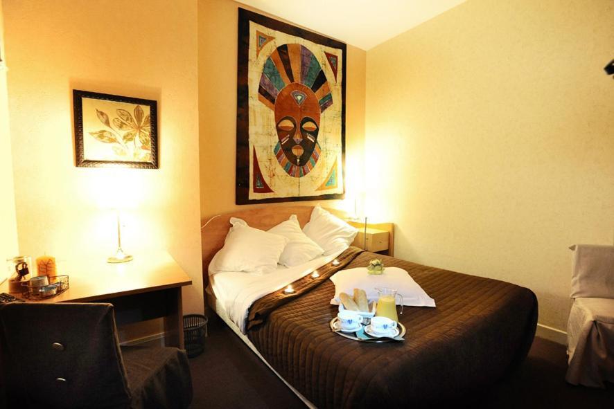 Les Negociants Hotel Pontgibaud Bilik gambar